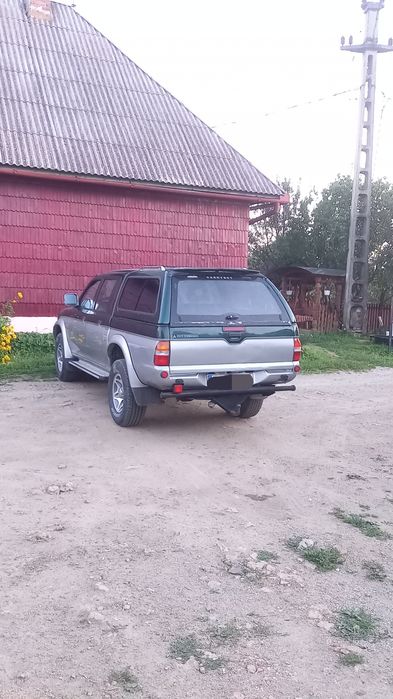 Mitsubishi l200 2,5 Diesel (  Navara Hilux ford Ranger Toyota  )