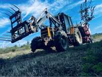 Tractor Renault 106.14 cu încărcător frontal