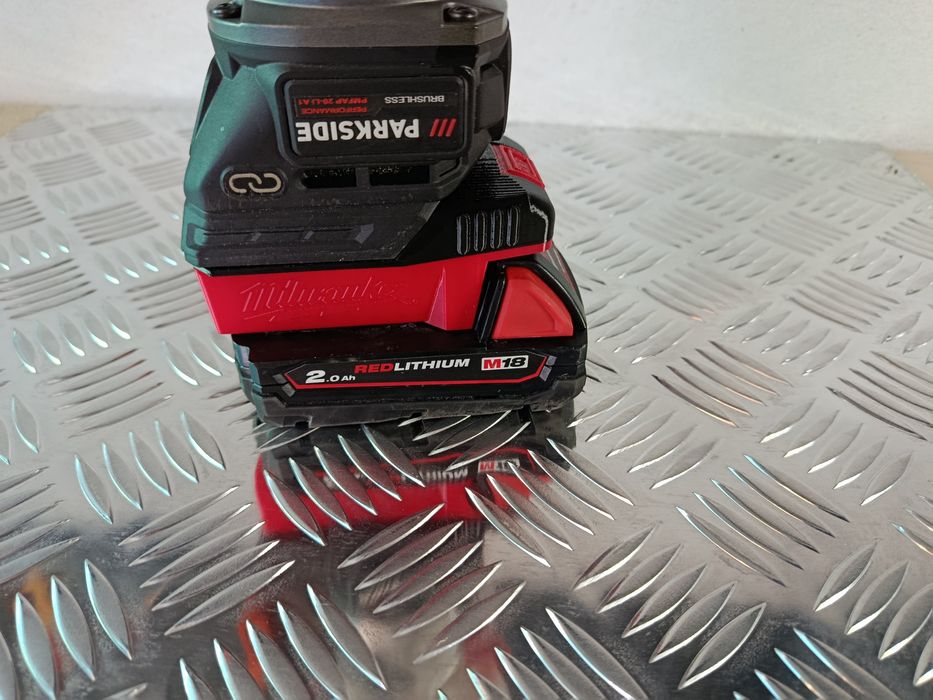 Adaptor baterie Milwaukee la scule Parkside