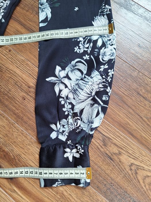 Bluza H&M motiv înflorat