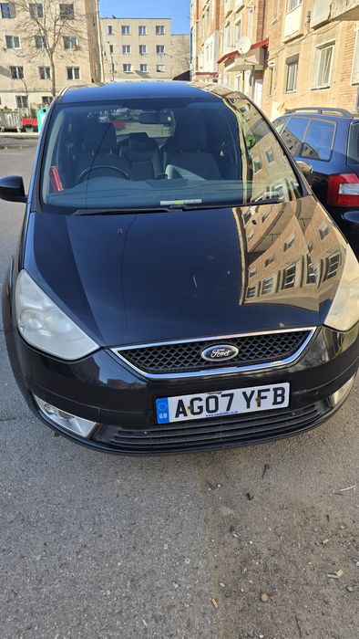 Vând Ford galaxy