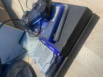 play station 4 PS4 cu maneta + 3 jocuri