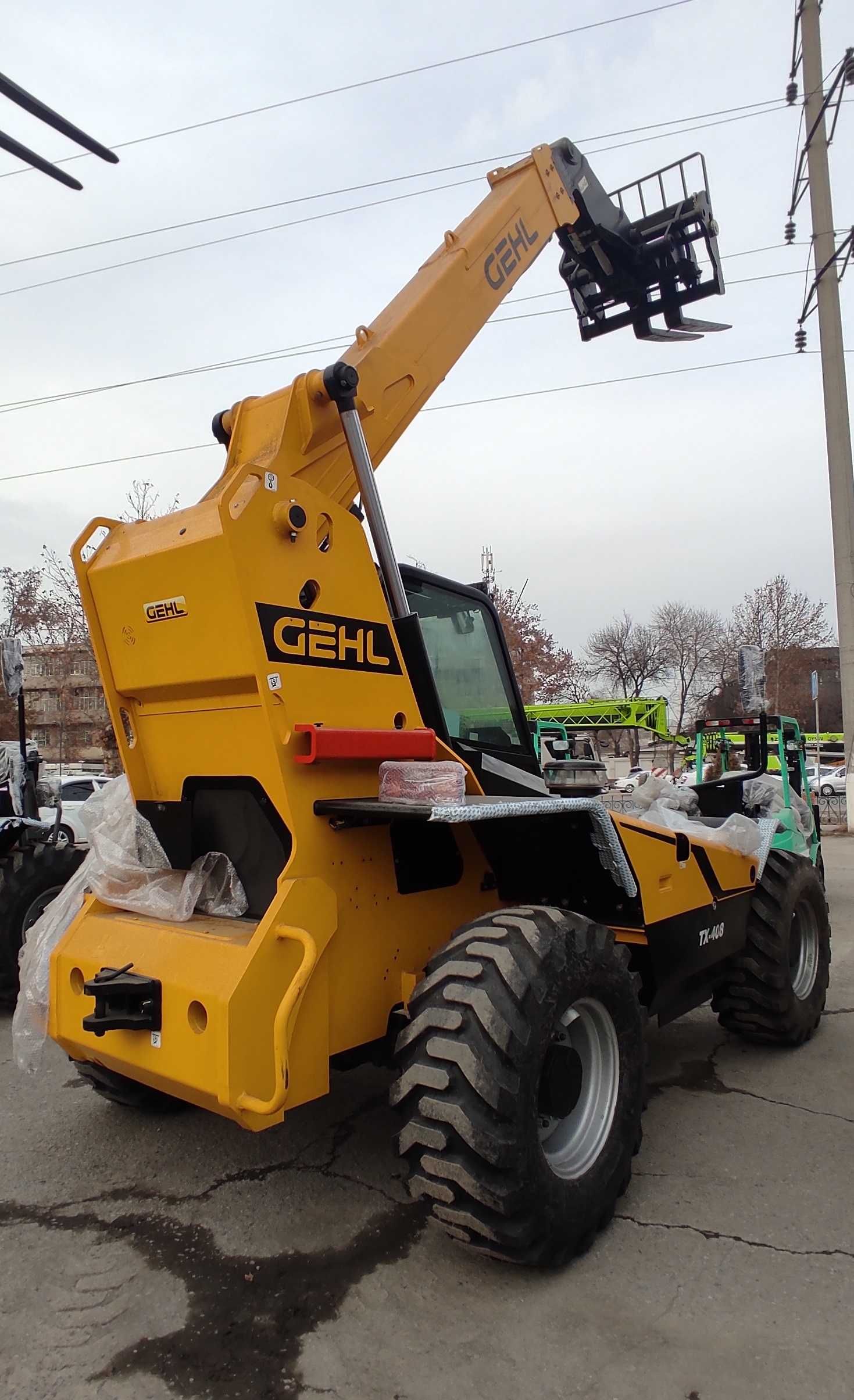 Телескопический погрузчик GEHL TX 408
