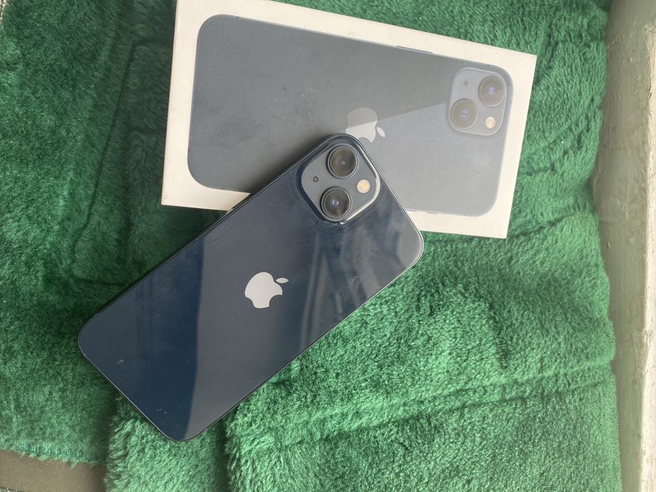 Продам айфон 13