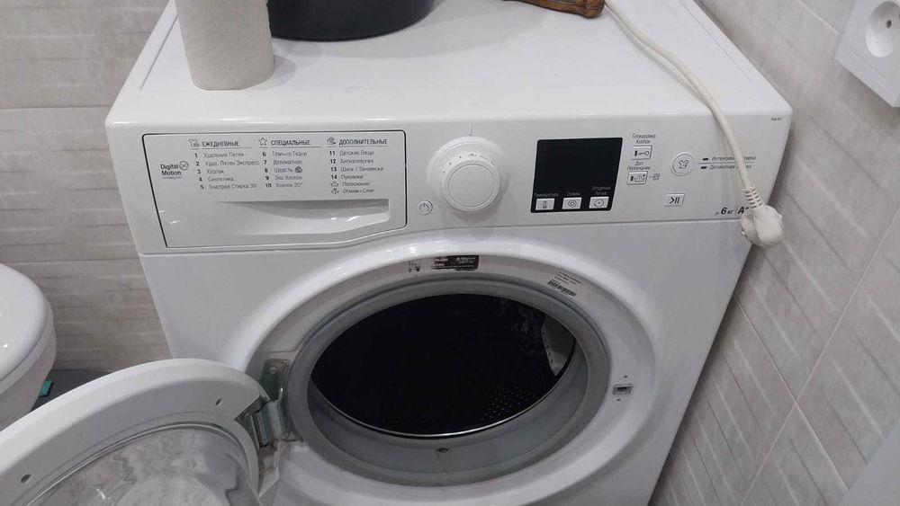 Стиральная машинка Hotpoin Ariston