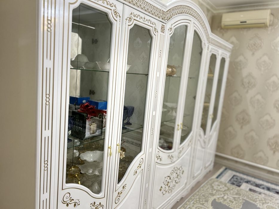 Стенный гарнитур сатылады