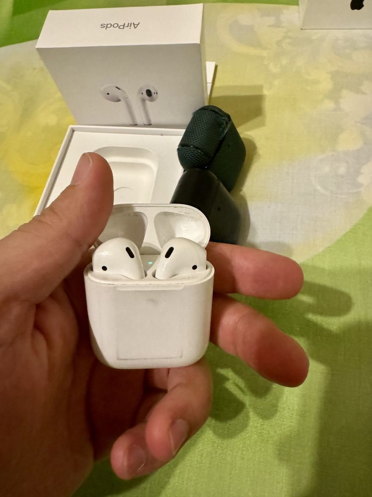 Air pods 2.1 apple.  Оригинал Наушники