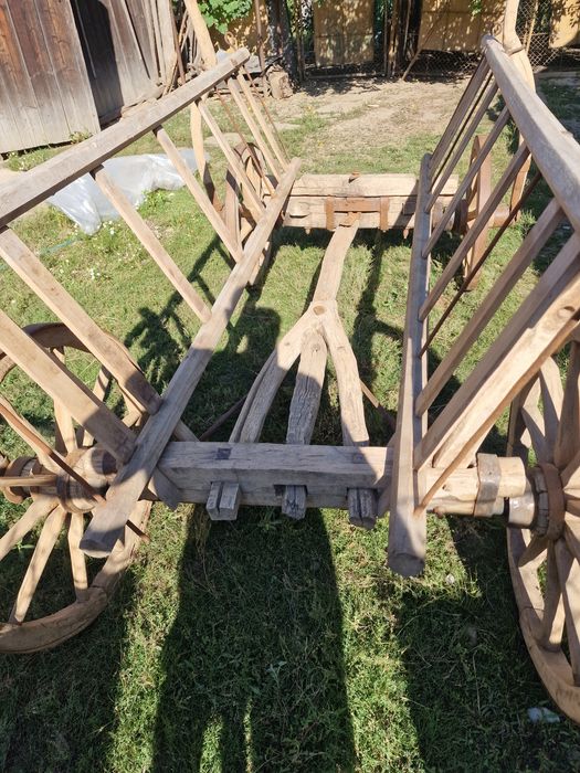 Car vechi de lemn
