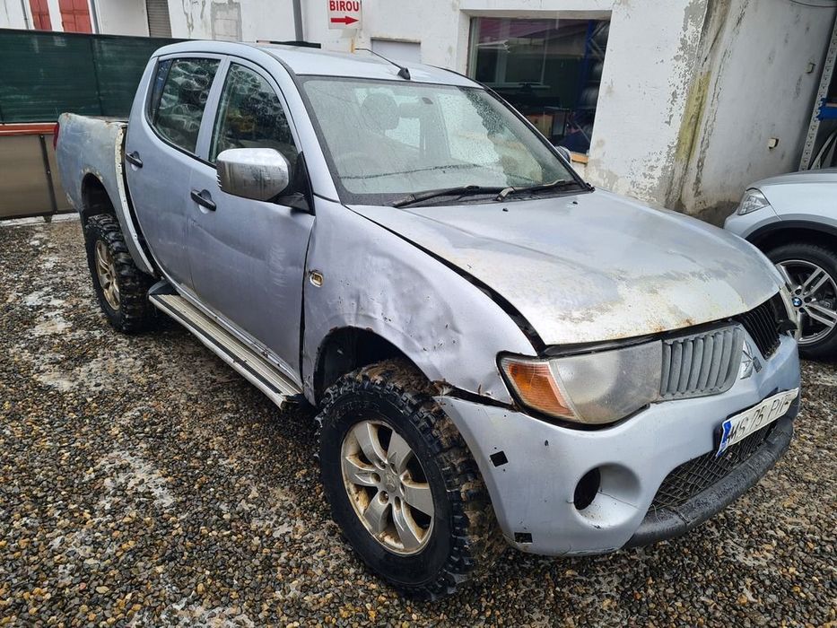 Usa Stanga Fata Mitsubishi L200 2006 - 2010 SUV 4 Usi GRI (832)