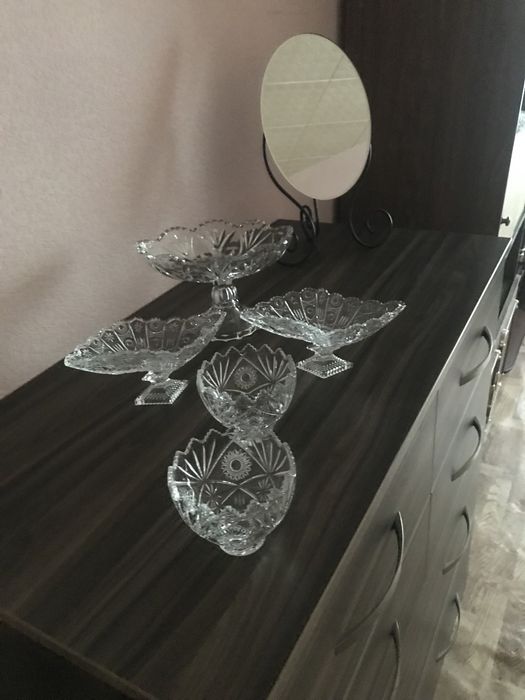 Вазы стеклянные ажурные