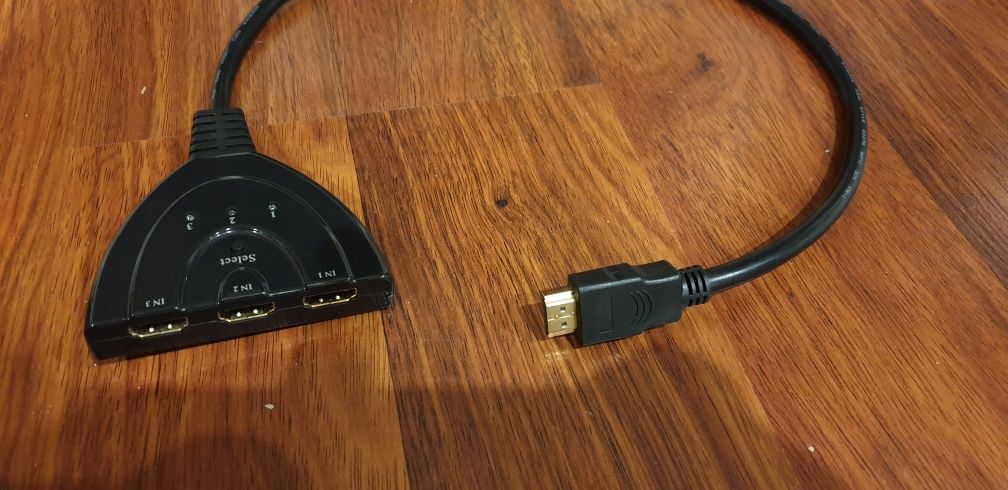 Splitter HDMI 3 port cablu