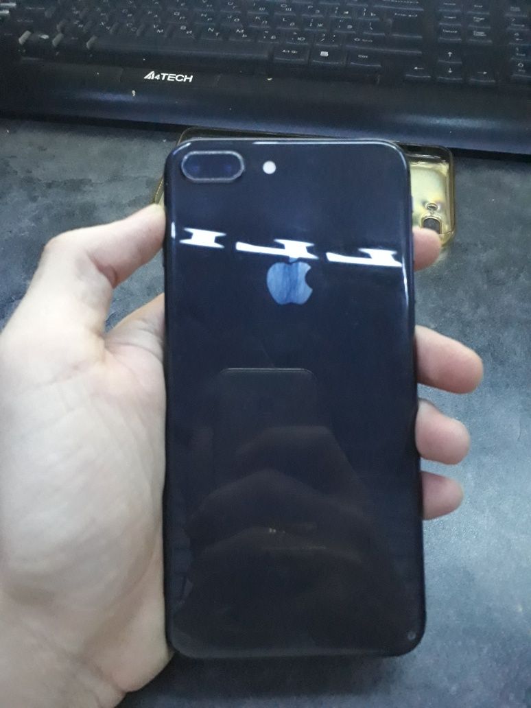iPhone 8 + sotiladi