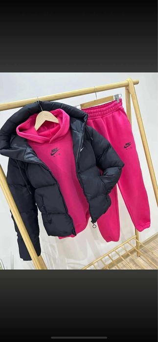 Nike комплект чисто нов НАМАЛЕН!