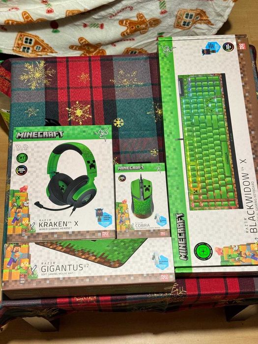 Colectie Razer Minecraft Edition, toate produsele sunt noi, nefolosite