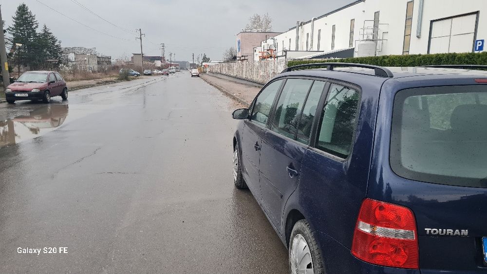 Продавам туран 1.6 efs
