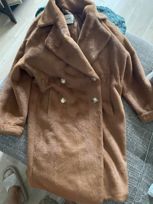 Haina blana artificiala