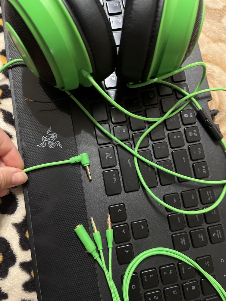 Гейминг клавиатура и слушалки Razer