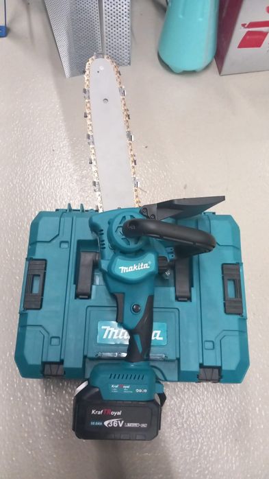 Drujba Makita cu 2 acumulatori,2 lanțuri