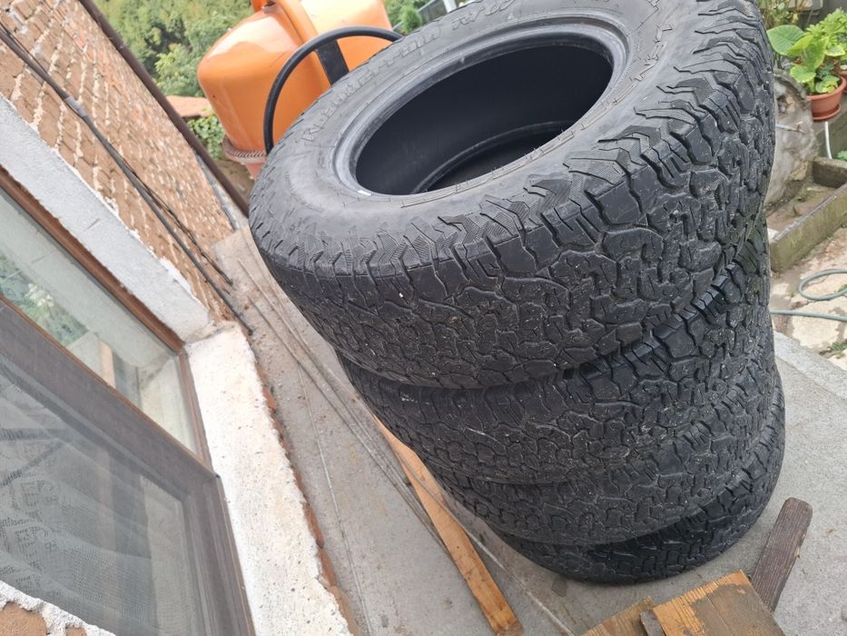 Продавам гуми за джип Lenso tires 31 265/70R16