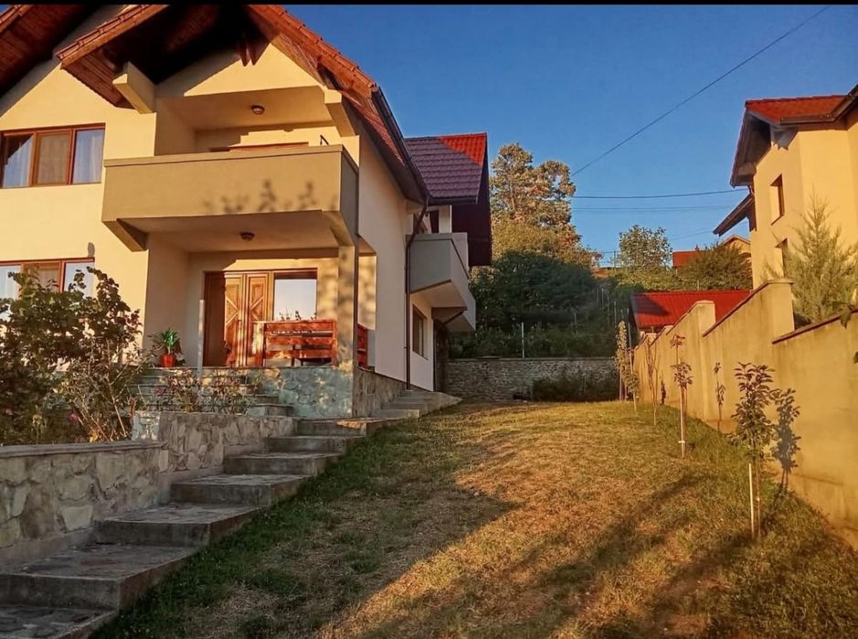 Casă de vanzare complet utilată și mobilată Cărbunești