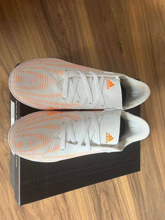 маратонки Adidas за футбол