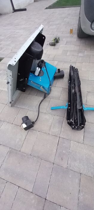 Circular staționar cu masă