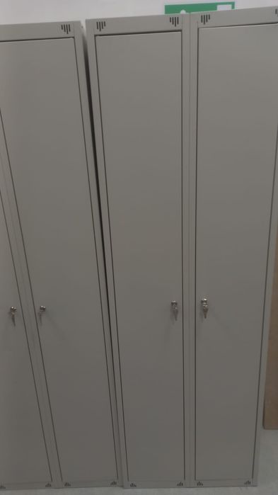 Продам металлический шкаф