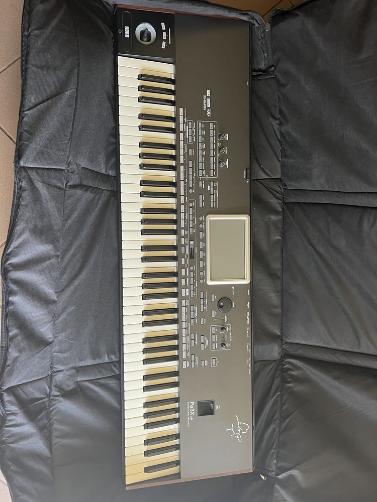 Korg PA3X LE Stare noua, variante.