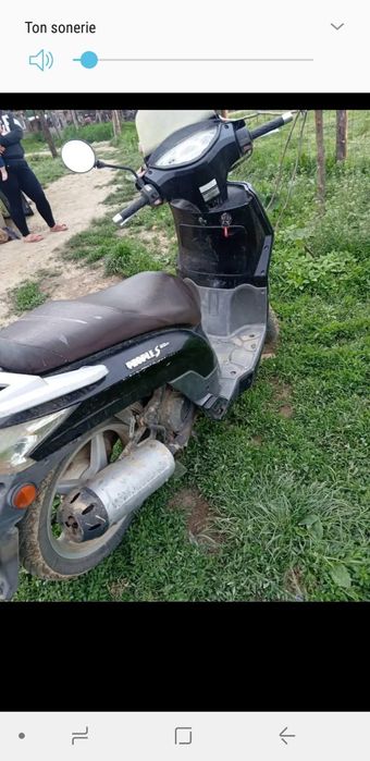 Vând scuter kymco 49cc 2t merge foarte bine