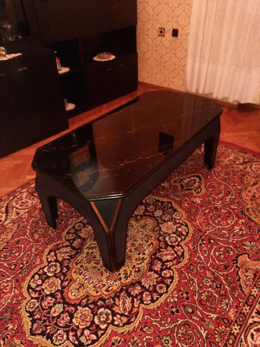 Холна маса в отлично състояние