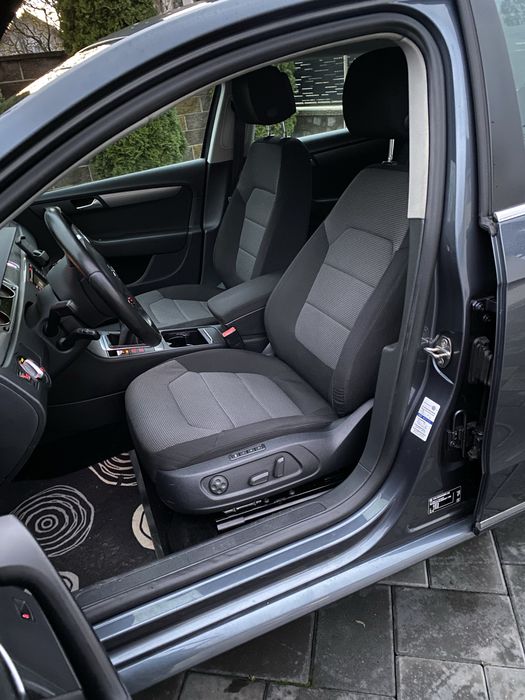 VWPassat Highline 2,0-Tdi-140-Cp-Bi-Xenon-park assist-Full