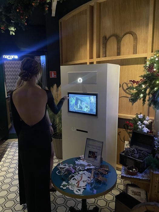 Фотобудка с ии алматы аренда