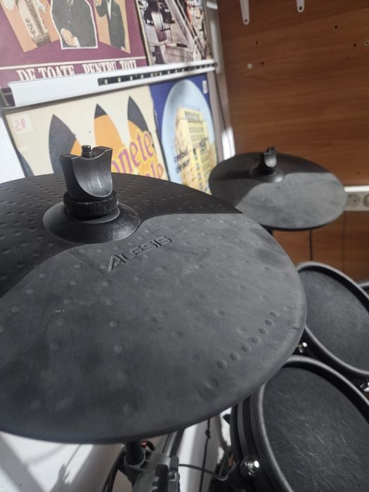 Set Tobe Electronice/Electrice Alesis Nitro Mesh Kit