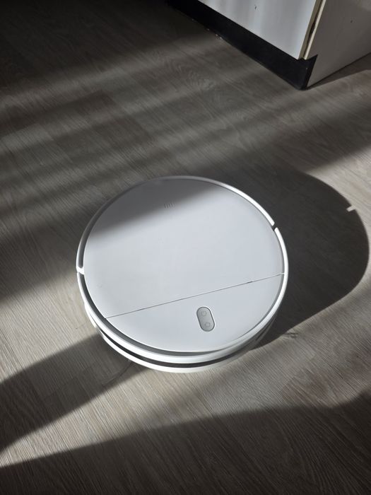 Xiaomi Mi Robot Vacuum-Mop Essential