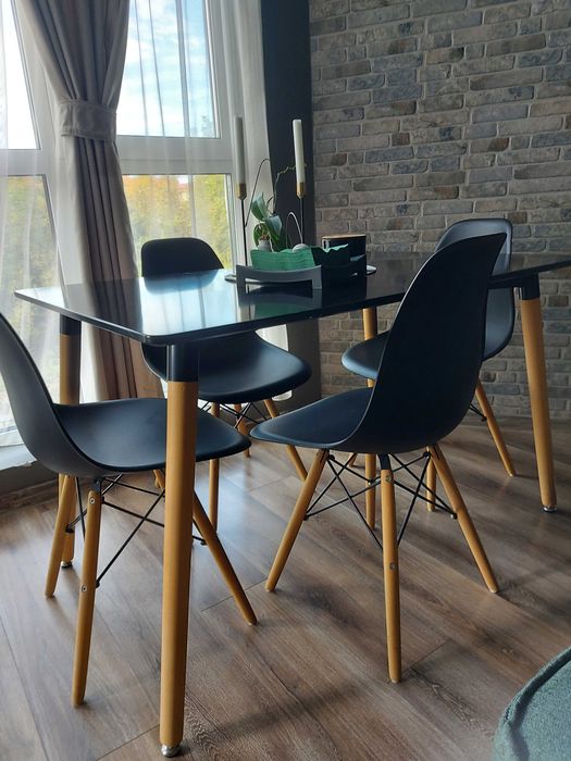 Комплект маса с 4 бр. столове