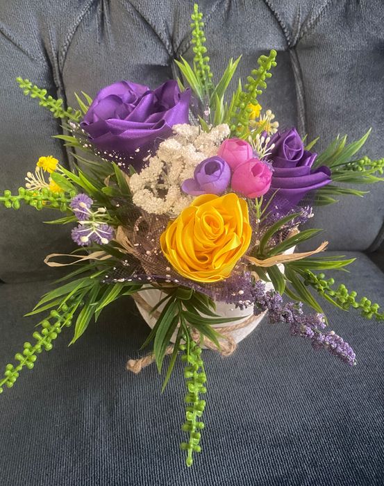 Коледни декорации и подаръци