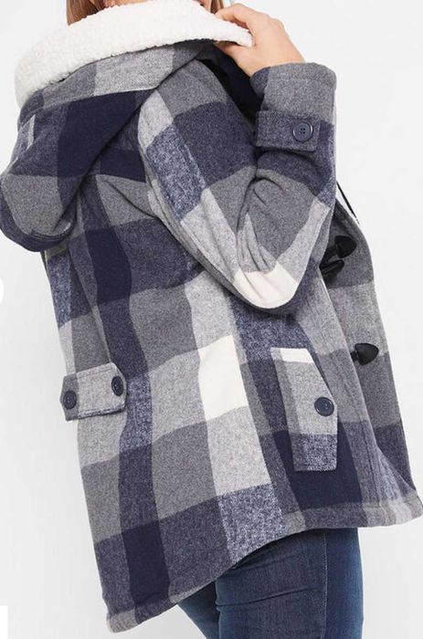 Palton scurt cu glugă