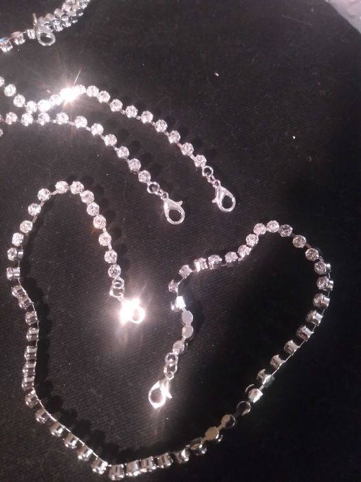 Продам стразы (стразную ленту) 40см с застежками