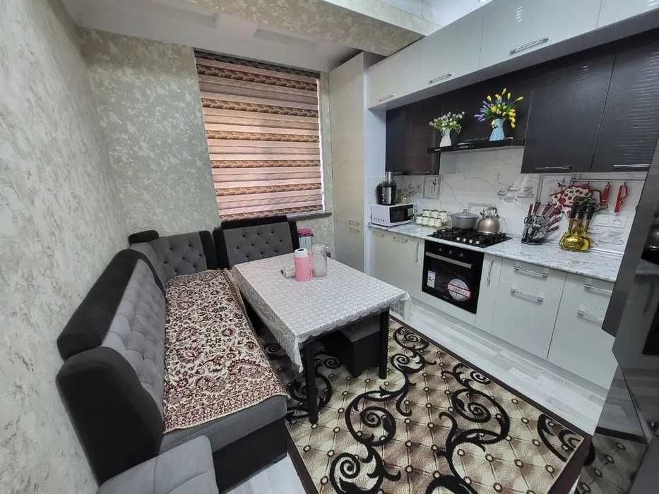 Сдается евро 2х ком 1/9  Цирк  838*