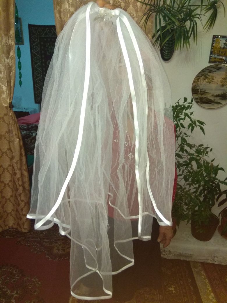 Платье свадебное б/у 44 размер