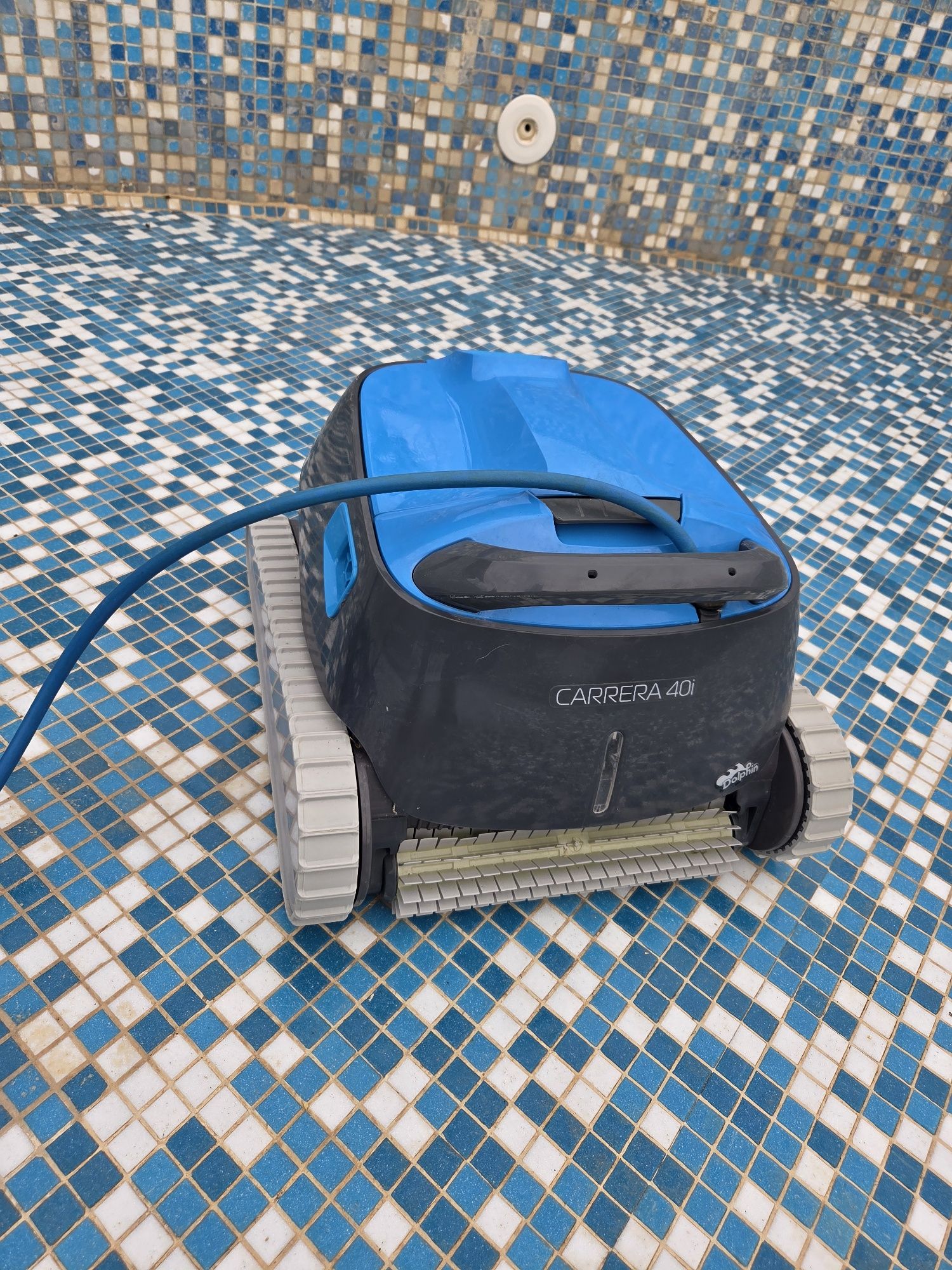 Робот за басейн Dolphin 40i