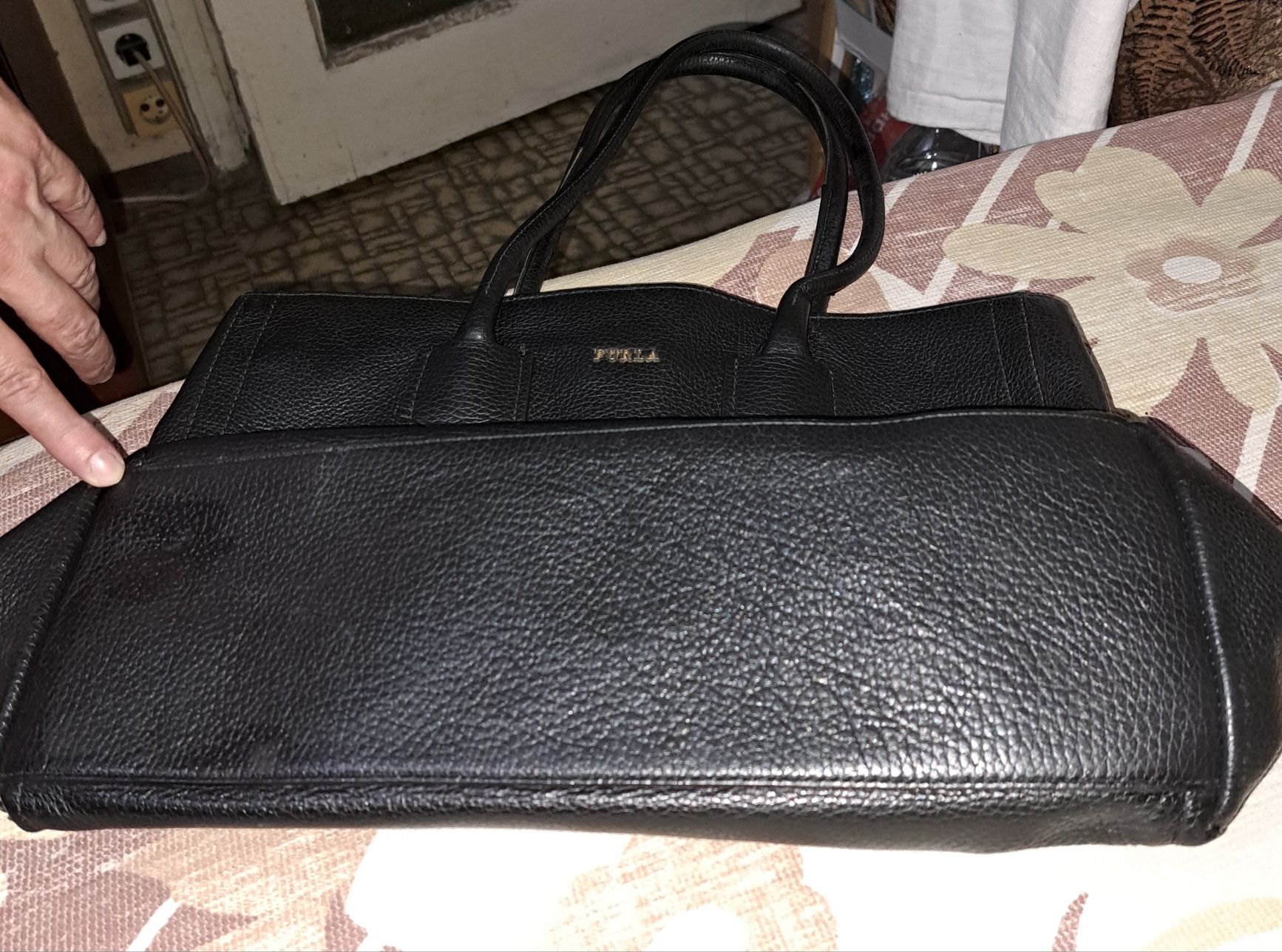 Продавам чанта Furla Alba