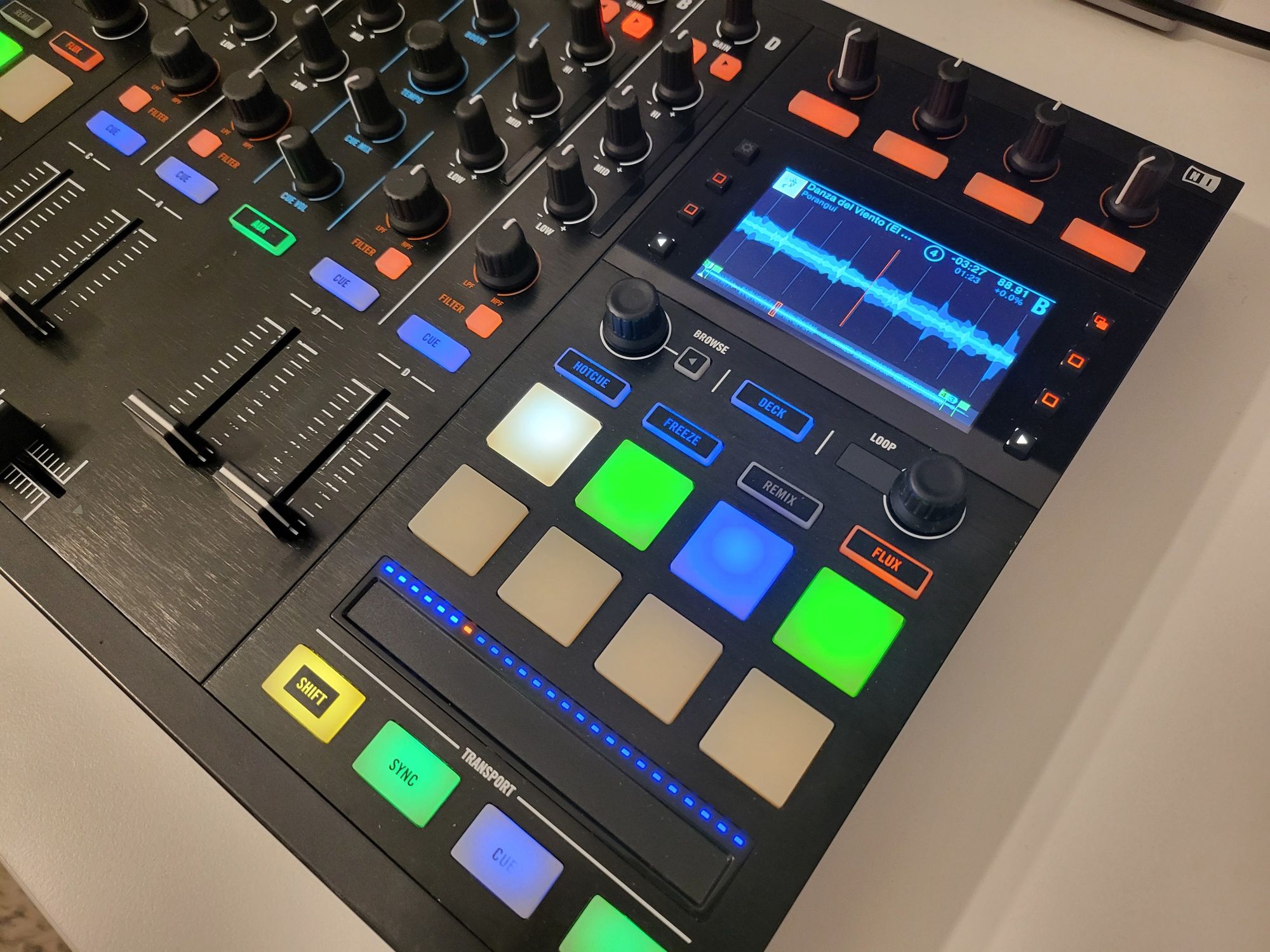 Native Instruments Traktor S5