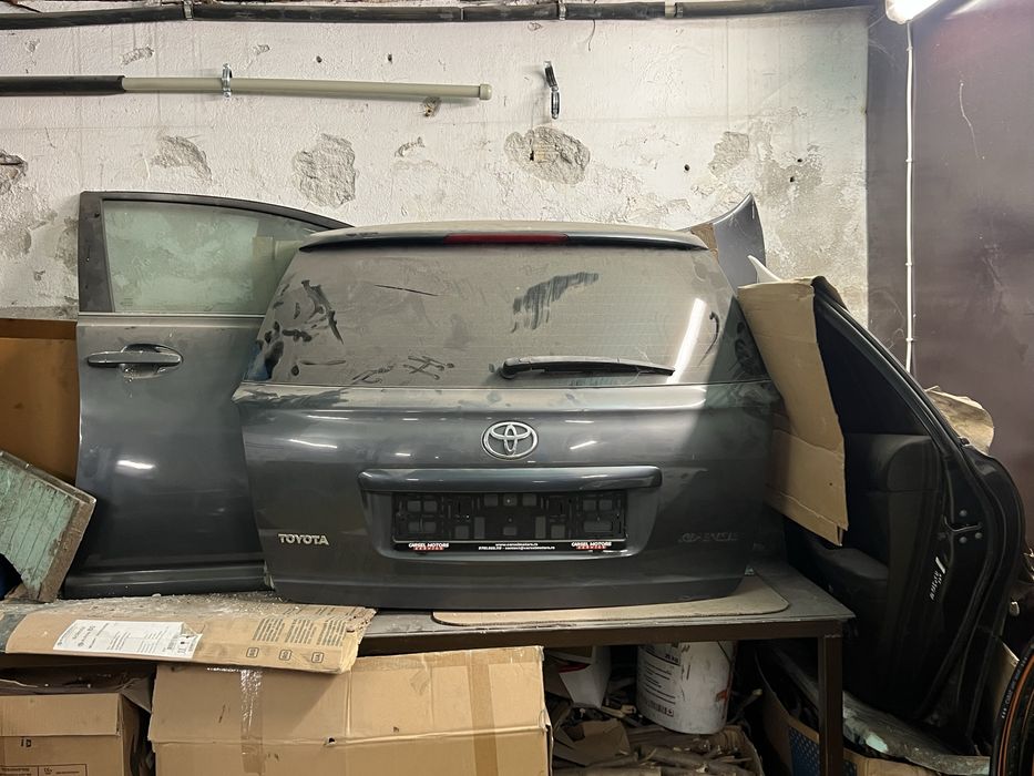 Тойота Авенсис на части!!!