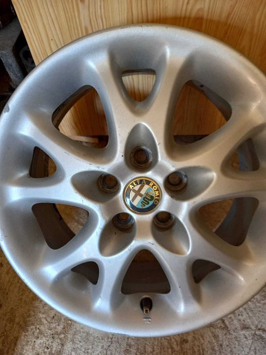 Оригинални алуминиеви лети джанти 6½J x 15H2 за Alfa Romeo ДОГОВАРЯНЕ