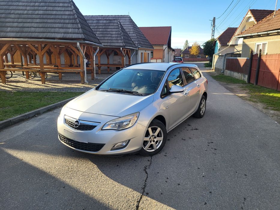 Opel Astra J 1.7CDTI  110 CP