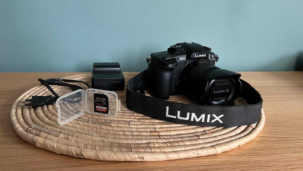 Panasonic Lumix GH5 + обектив Lumix G 12-35mm f/2.8