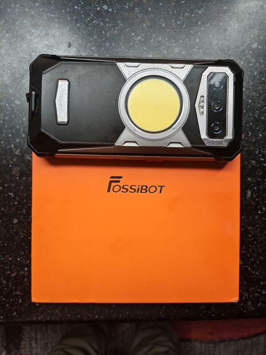 Fossibot f102. 12/256. Противоударный.