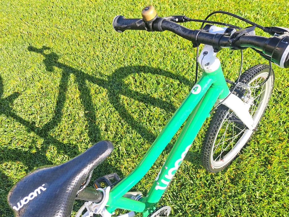 WOOM 4 bicicleta si casca
