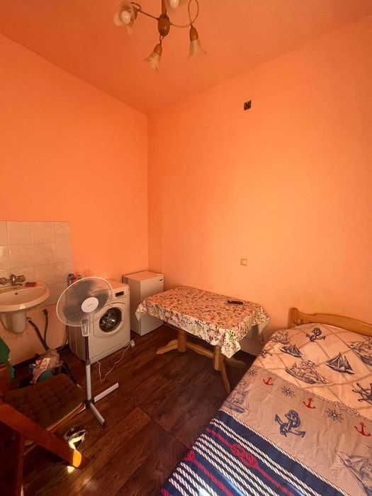 Дава се под наем Едностаен апартамент в Бургас, Център - 22 кв.м за 175 € - Снимка #1